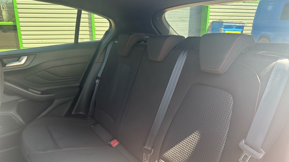 Ford Focus 1.0 EcoBoost Hybrid mHEV 155 ST-Line Edition 5dr Petrol Hatchback - Image 12