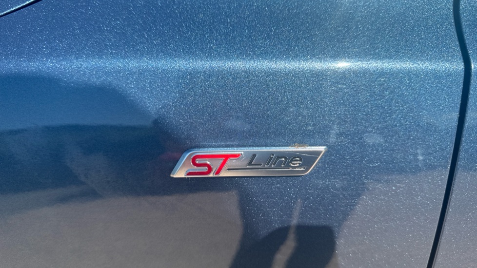 Ford Focus 1.0 EcoBoost Hybrid mHEV 155 ST-Line Edition 5dr Petrol Hatchback - Image 27