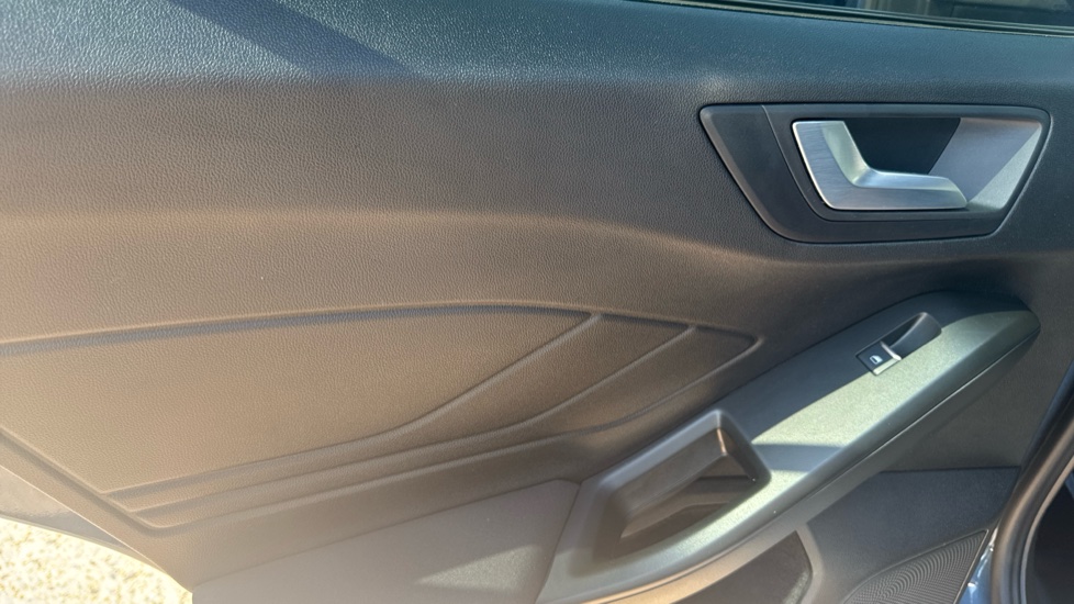Ford Focus 1.0 EcoBoost Hybrid mHEV 155 ST-Line Edition 5dr Petrol Hatchback - Image 36