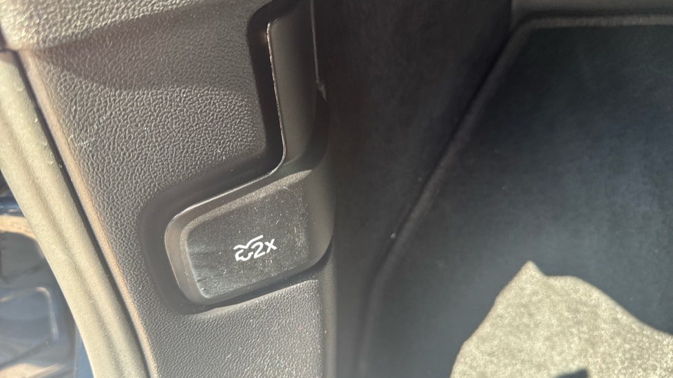Ford Focus 1.0 EcoBoost Hybrid mHEV 155 ST-Line Edition 5dr Petrol Hatchback - Image 37