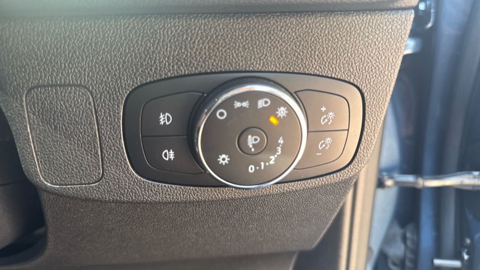 Ford Focus 1.0 EcoBoost Hybrid mHEV 155 ST-Line Edition 5dr Petrol Hatchback - Image 38