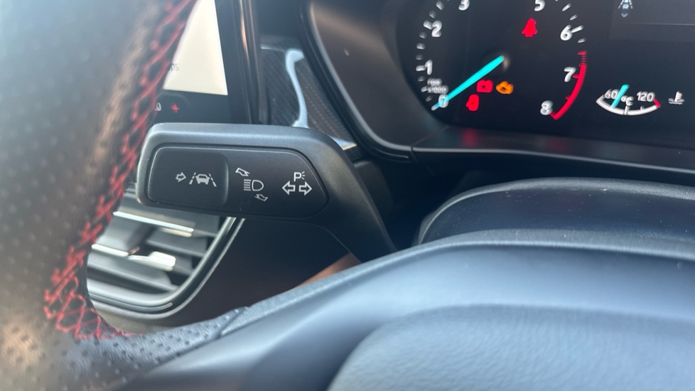 Ford Focus 1.0 EcoBoost Hybrid mHEV 155 ST-Line Edition 5dr Petrol Hatchback - Image 39