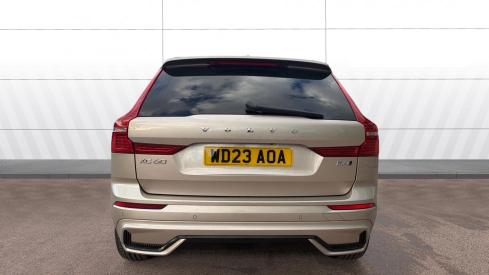 Volvo XC60 2.0 B4D Plus Dark 5dr AWD Geartronic Diesel Estate - Image 15