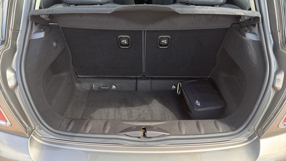 MINI Hatchback 1.6 First 3dr Petrol Hatchback - Image 13