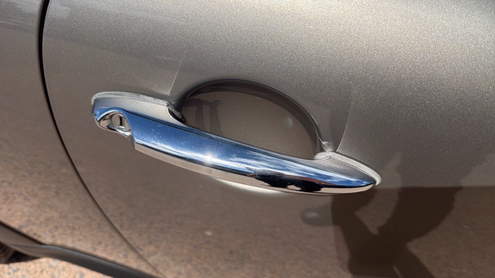 MINI Hatchback 1.6 First 3dr Petrol Hatchback - Image 30