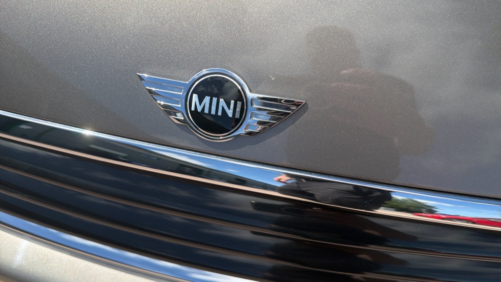 MINI Hatchback 1.6 First 3dr Petrol Hatchback - Image 36