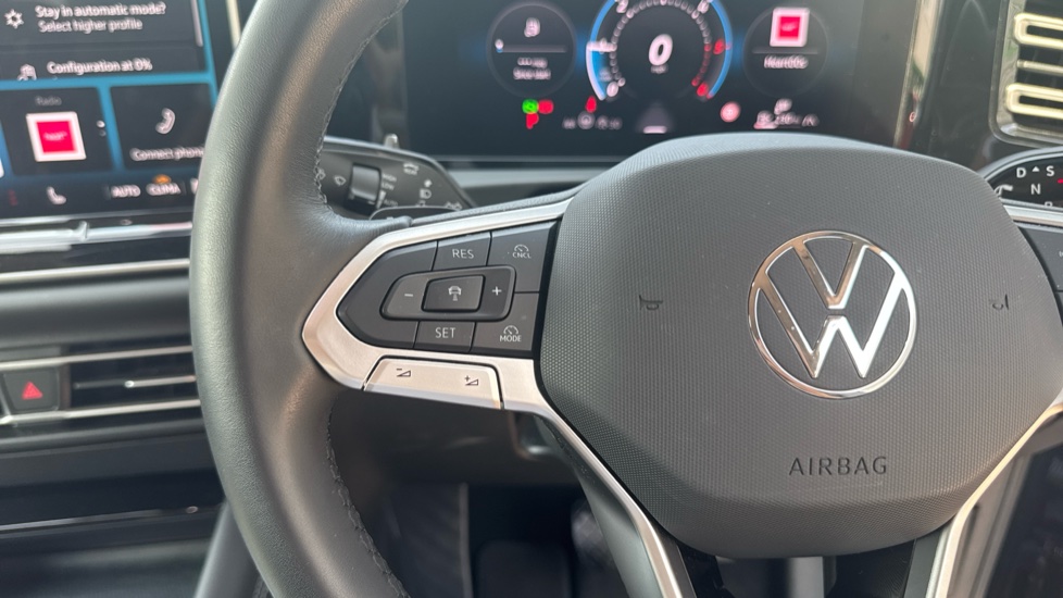 Volkswagen Tiguan 2.0 TDI Elegance 5dr DSG Diesel Estate - Image 17