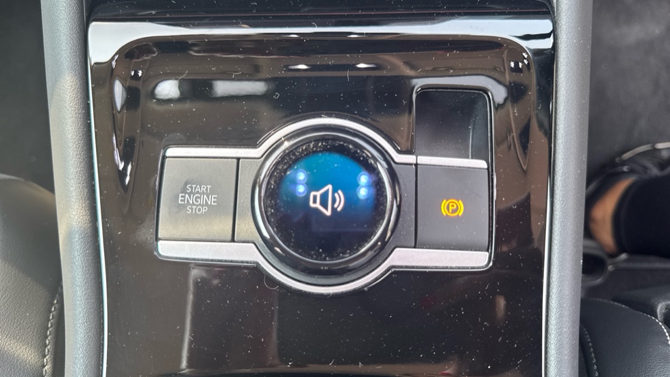 Volkswagen Tiguan 2.0 TDI Elegance 5dr DSG Diesel Estate - Image 19