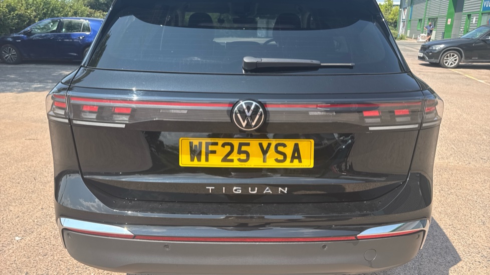 Volkswagen Tiguan 2.0 TDI Elegance 5dr DSG Diesel Estate - Image 27