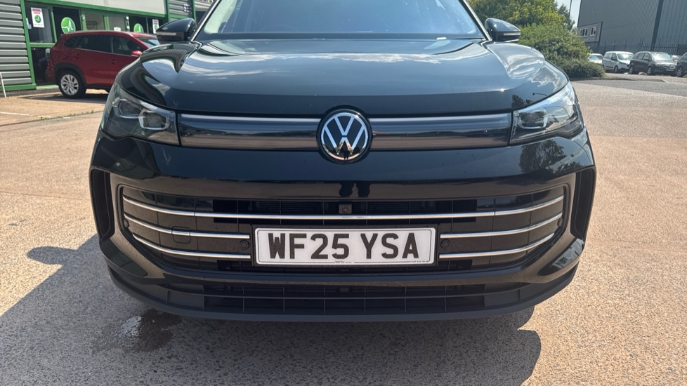 Volkswagen Tiguan 2.0 TDI Elegance 5dr DSG Diesel Estate - Image 32