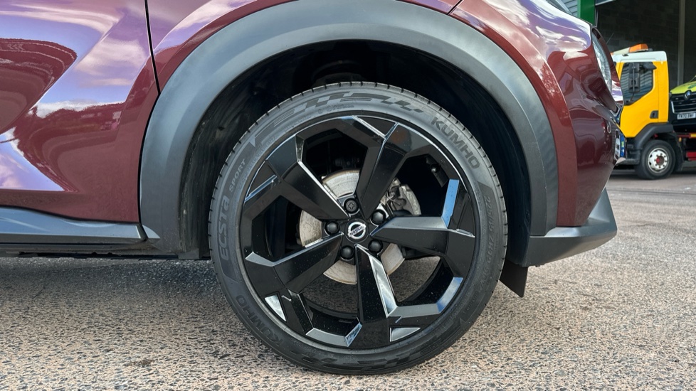 Nissan Juke 1.0 DiG-T Tekna 5dr Petrol Hatchback - Image 14
