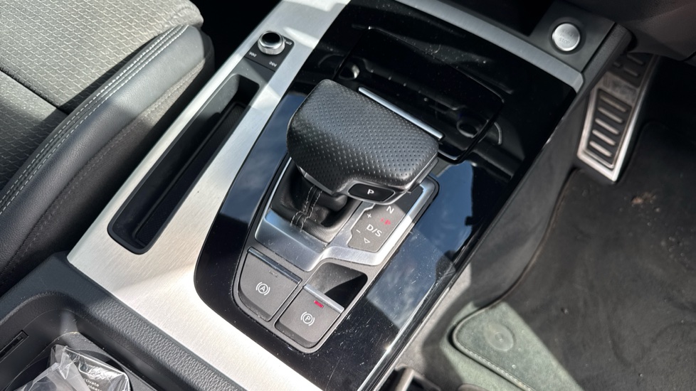 Audi Q5 40 TDI Quattro S Line 5dr S Tronic [Tech Pack] Diesel Estate - Image 10