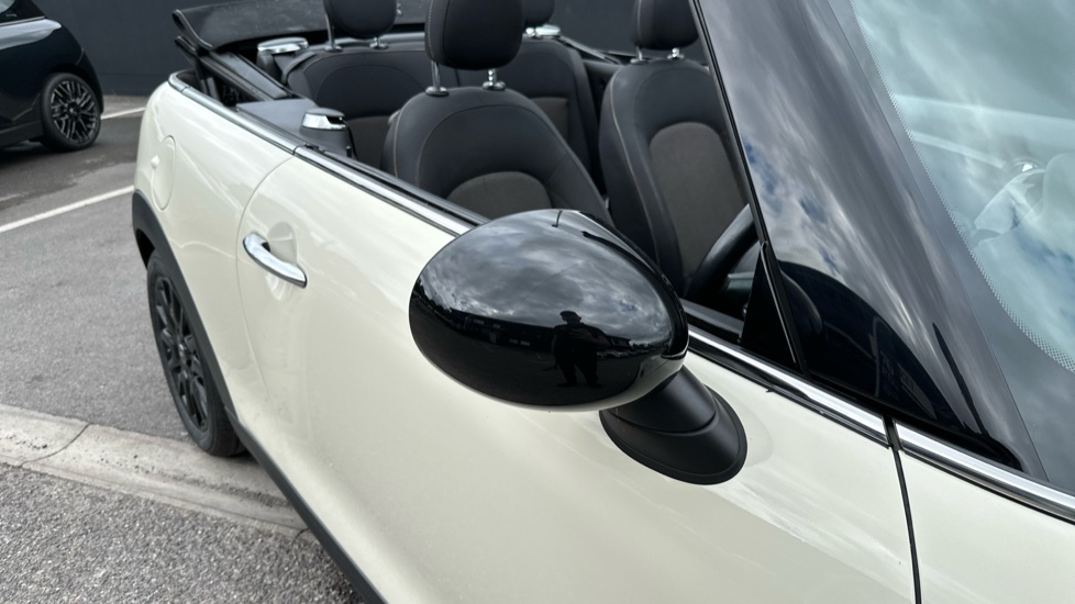 MINI Convertible 1.5 Cooper 2dr Petrol Convertible - Image 33