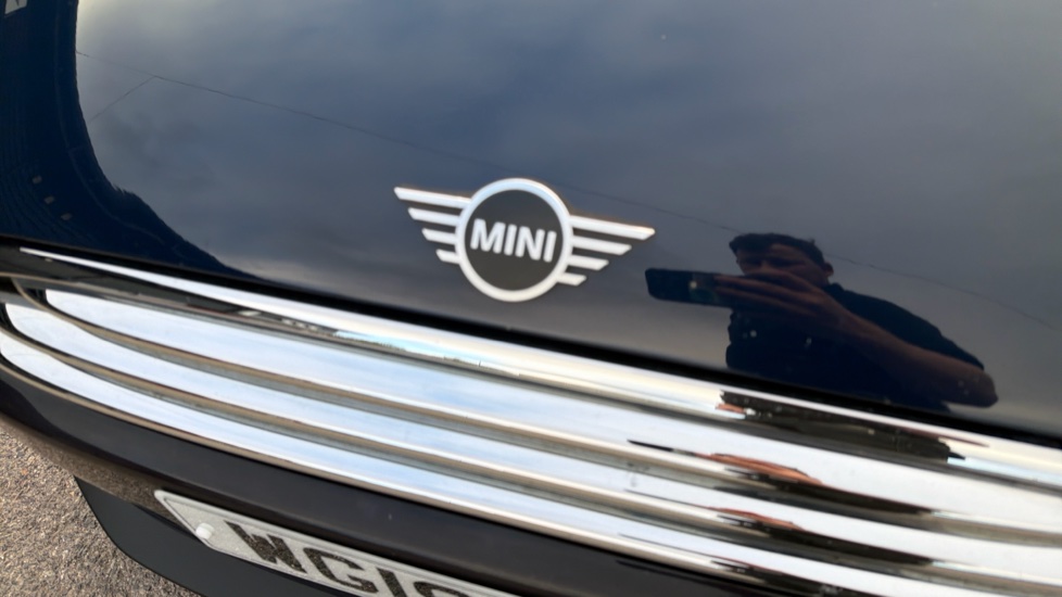 MINI Convertible 1.5 Cooper Exclusive II 2dr Auto [Comfort/Nav Pk] Petrol Convertible - Image 37