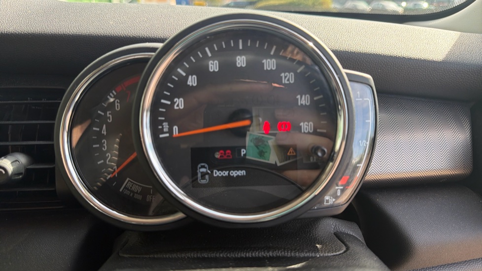 MINI Hatchback 1.5 Cooper Exclusive II 3dr Auto Petrol Hatchback - Image 9