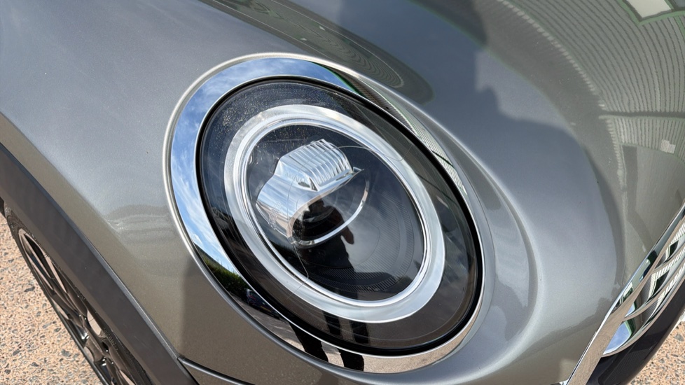 MINI Hatchback 1.5 Cooper Exclusive II 3dr Auto Petrol Hatchback - Image 23