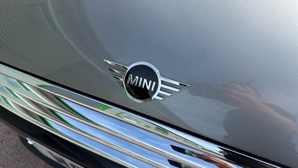 MINI Hatchback 1.5 Cooper Exclusive II 3dr Auto Petrol Hatchback - Image 43