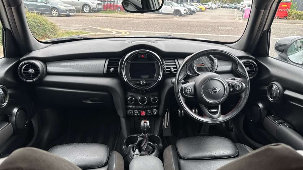 MINI Hatchback 1.5 Cooper Sport II 5dr Auto [Comfort/Nav Pack] Petrol Hatchback - Image 4