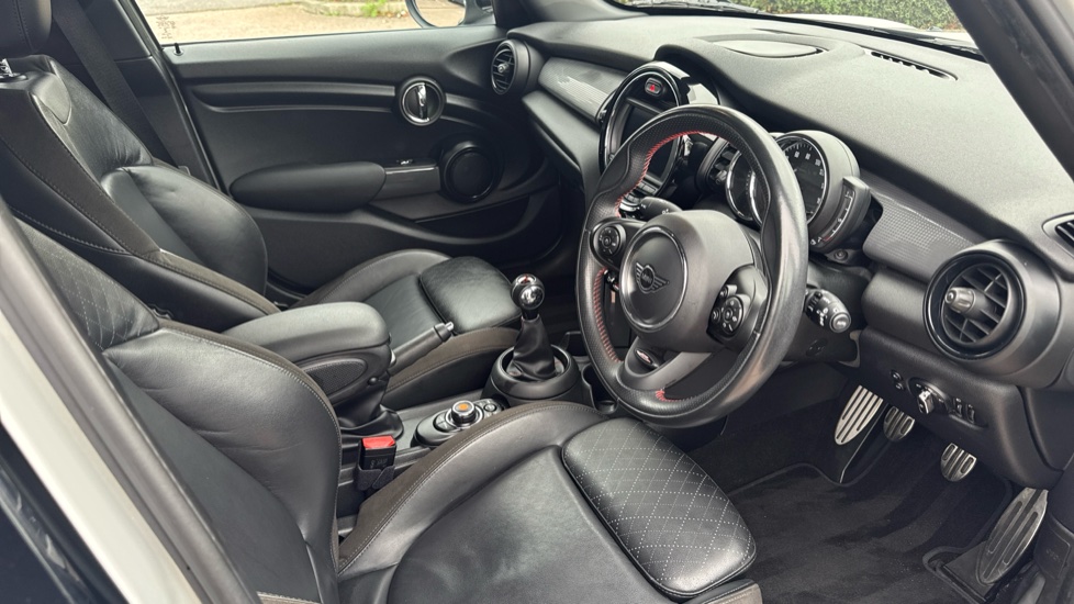 MINI Hatchback 1.5 Cooper Sport II 5dr Auto [Comfort/Nav Pack] Petrol Hatchback - Image 6