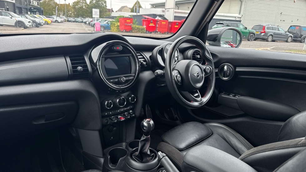 MINI Hatchback 1.5 Cooper Sport II 5dr Auto [Comfort/Nav Pack] Petrol Hatchback - Image 7