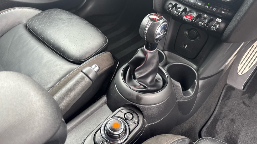 MINI Hatchback 1.5 Cooper Sport II 5dr Auto [Comfort/Nav Pack] Petrol Hatchback - Image 10