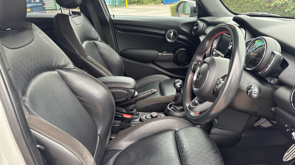 MINI Hatchback 1.5 Cooper Sport II 5dr Auto [Comfort/Nav Pack] Petrol Hatchback - Image 11