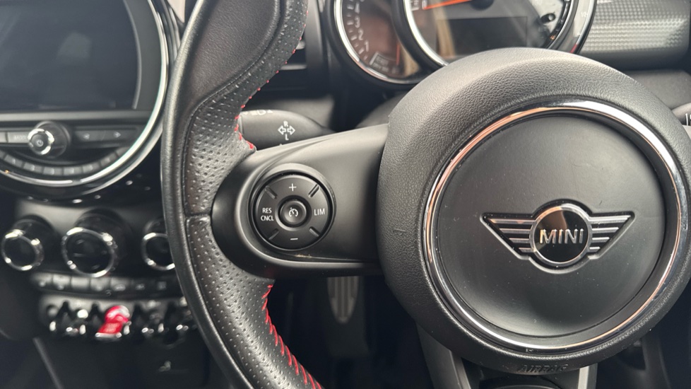 MINI Hatchback 1.5 Cooper Sport II 5dr Auto [Comfort/Nav Pack] Petrol Hatchback - Image 17