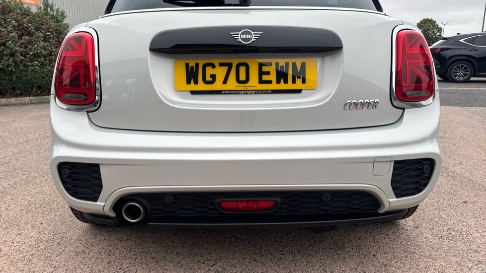 MINI Hatchback 1.5 Cooper Sport II 5dr Auto [Comfort/Nav Pack] Petrol Hatchback - Image 28