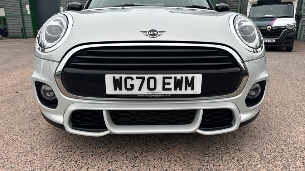 MINI Hatchback 1.5 Cooper Sport II 5dr Auto [Comfort/Nav Pack] Petrol Hatchback - Image 33