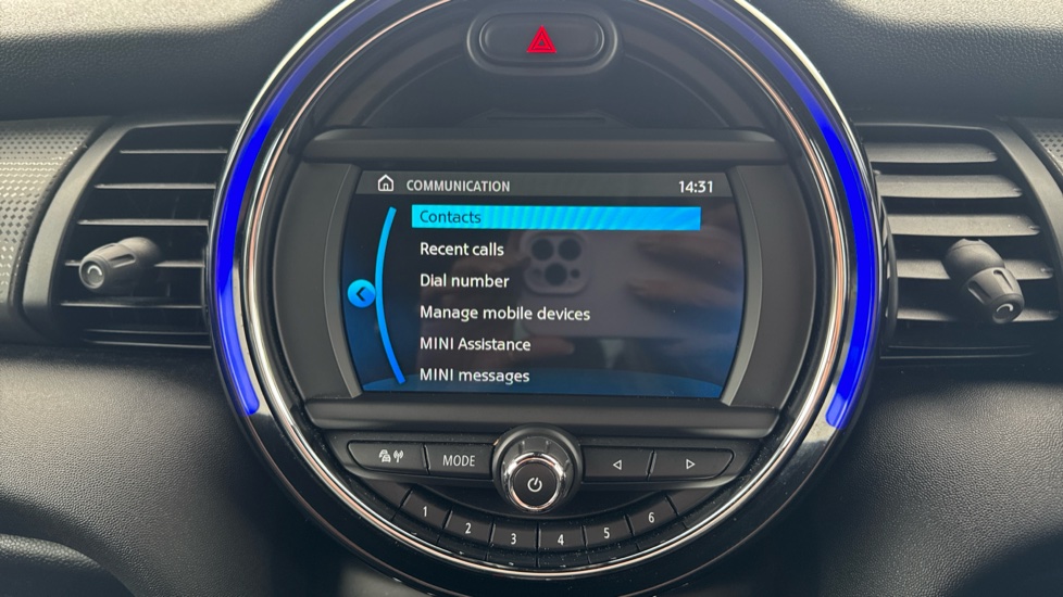 MINI Hatchback 1.5 Cooper Sport II 5dr Auto [Comfort/Nav Pack] Petrol Hatchback - Image 43