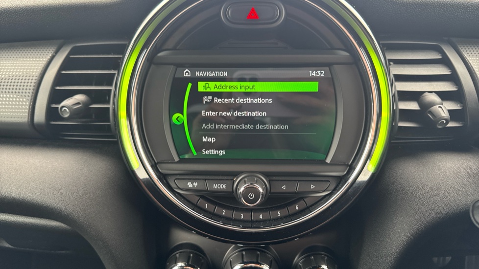 MINI Hatchback 1.5 Cooper Sport II 5dr Auto [Comfort/Nav Pack] Petrol Hatchback - Image 45