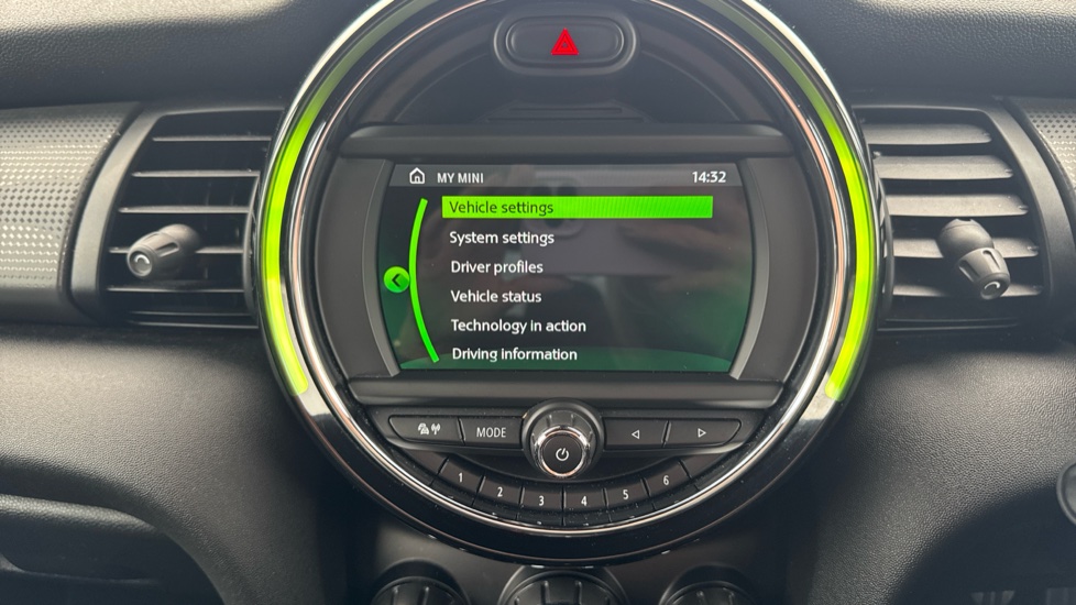 MINI Hatchback 1.5 Cooper Sport II 5dr Auto [Comfort/Nav Pack] Petrol Hatchback - Image 46