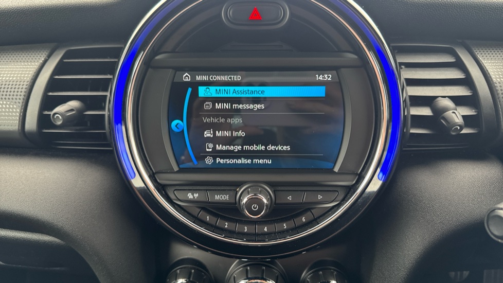 MINI Hatchback 1.5 Cooper Sport II 5dr Auto [Comfort/Nav Pack] Petrol Hatchback - Image 47