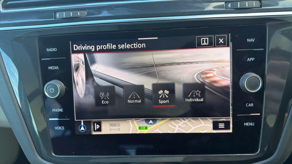 Volkswagen Tiguan 2.0 TSI 4Motion Elegance 5dr DSG Petrol Estate - Image 30