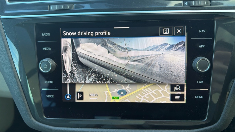 Volkswagen Tiguan 2.0 TSI 4Motion Elegance 5dr DSG Petrol Estate - Image 31