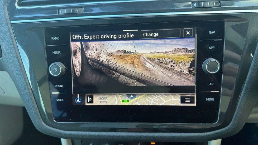 Volkswagen Tiguan 2.0 TSI 4Motion Elegance 5dr DSG Petrol Estate - Image 32
