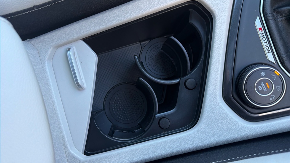 Volkswagen Tiguan 2.0 TSI 4Motion Elegance 5dr DSG Petrol Estate - Image 36