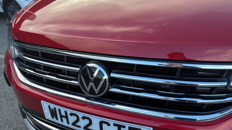 Volkswagen Tiguan 2.0 TSI 4Motion Elegance 5dr DSG Petrol Estate - Image 49