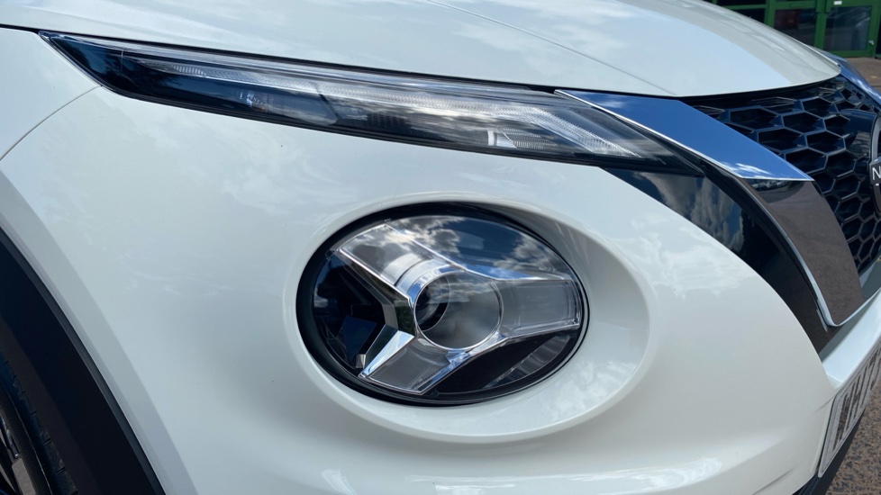 Nissan Juke 1.0 DiG-T 114 Tekna 5dr DCT Petrol Hatchback - Image 23