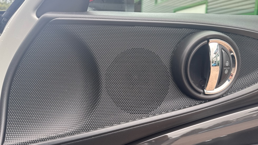 MINI Clubman 2.0 John Cooper Works ALL4 6dr [Chili/Nav+ Pack] Petrol Estate - Image 20