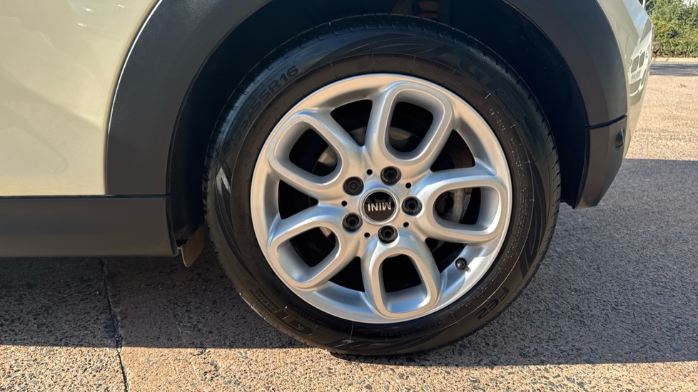 MINI Hatchback 1.5 One II 3dr Petrol Hatchback - Image 27