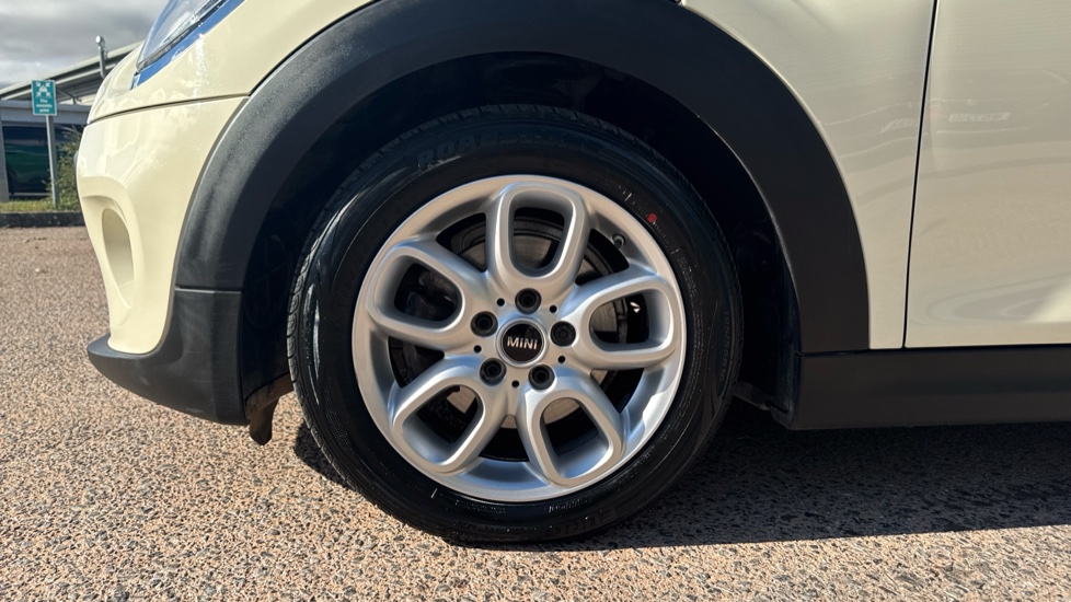 MINI Hatchback 1.5 One II 3dr Petrol Hatchback - Image 28