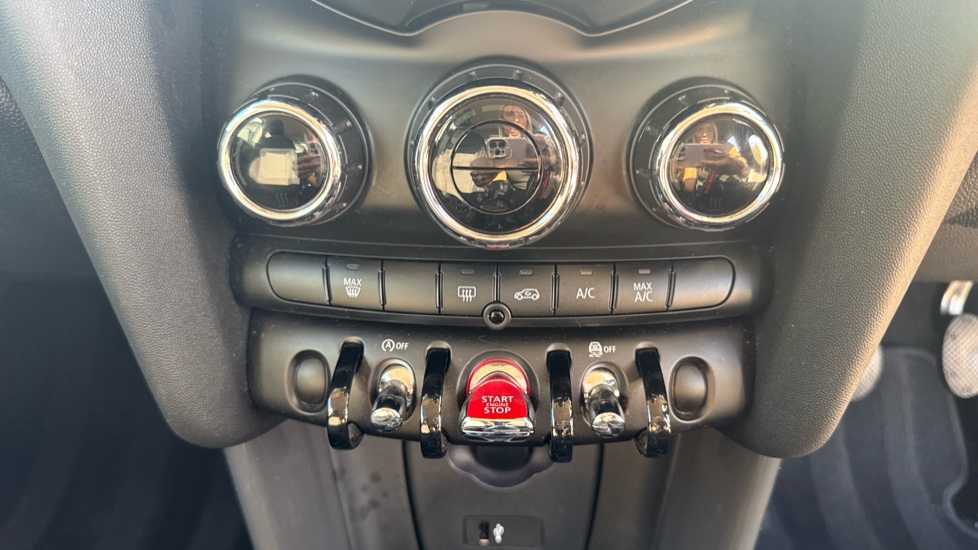 MINI Hatchback 1.5 One II 3dr Petrol Hatchback - Image 41