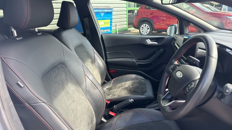 Ford Fiesta 1.0 EcoBoost Hbd mHEV 125 ST-Line X 5dr Auto Petrol Hatchback - Image 11