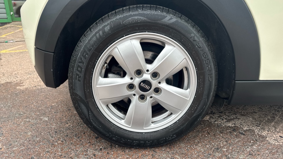 MINI Hatchback 1.5 Cooper 3dr Petrol Hatchback - Image 24