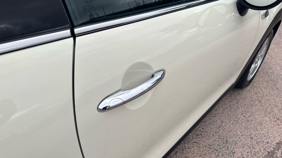 MINI Hatchback 1.5 Cooper 3dr Petrol Hatchback - Image 25