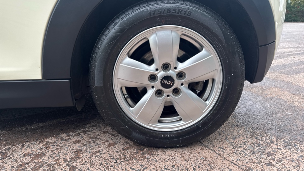 MINI Hatchback 1.5 Cooper 3dr Petrol Hatchback - Image 31