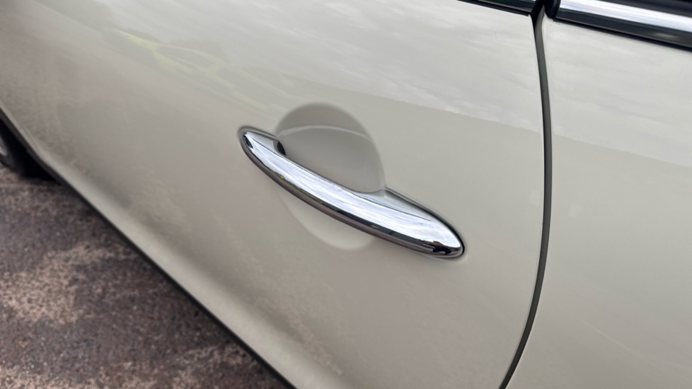 MINI Hatchback 1.5 Cooper 3dr Petrol Hatchback - Image 32