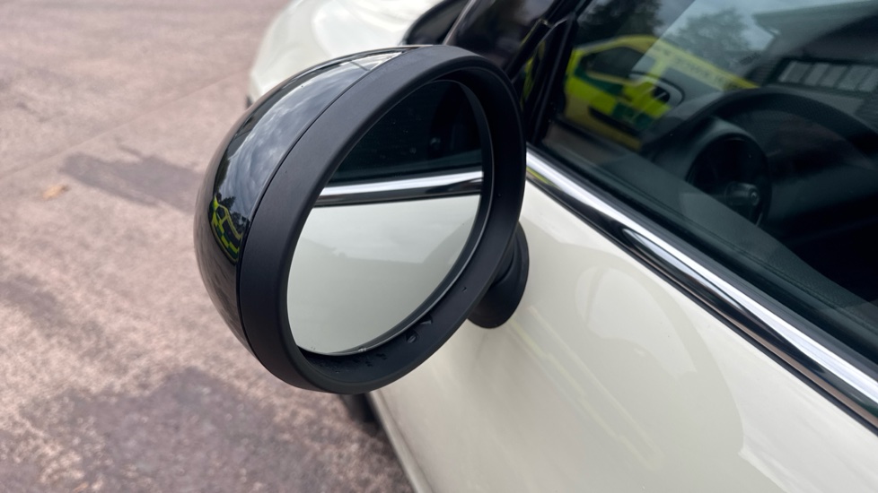 MINI Hatchback 1.5 Cooper 3dr Petrol Hatchback - Image 33