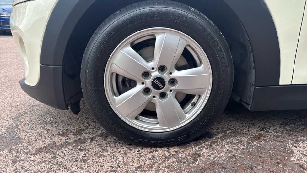 MINI Hatchback 1.5 Cooper 3dr Petrol Hatchback - Image 35